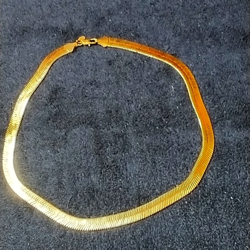 Men's/women's 24k gold necklace 11mm wide...22 inches long..